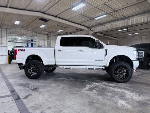 Used 2017 Ford F250 Platinum w/ Platinum Ultimate Package AWD/4WD image 2