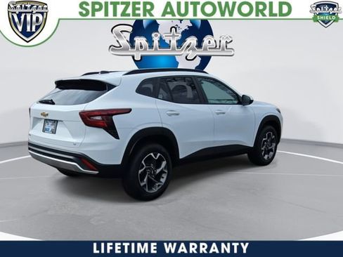 New 2026 Chevrolet Trax LT w/ LT Convenience Package FWD image 8