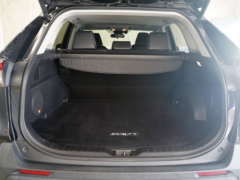 Used 2021 Toyota RAV4 XLE Premium AWD/4WD image 37