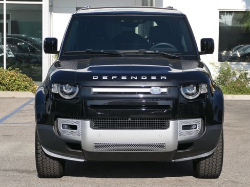 Used 2025 Land Rover Defender 110 S AWD/4WD image 8