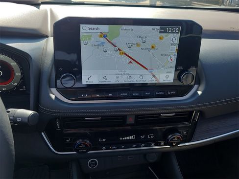 Certified 2023 Nissan Rogue Platinum image 24