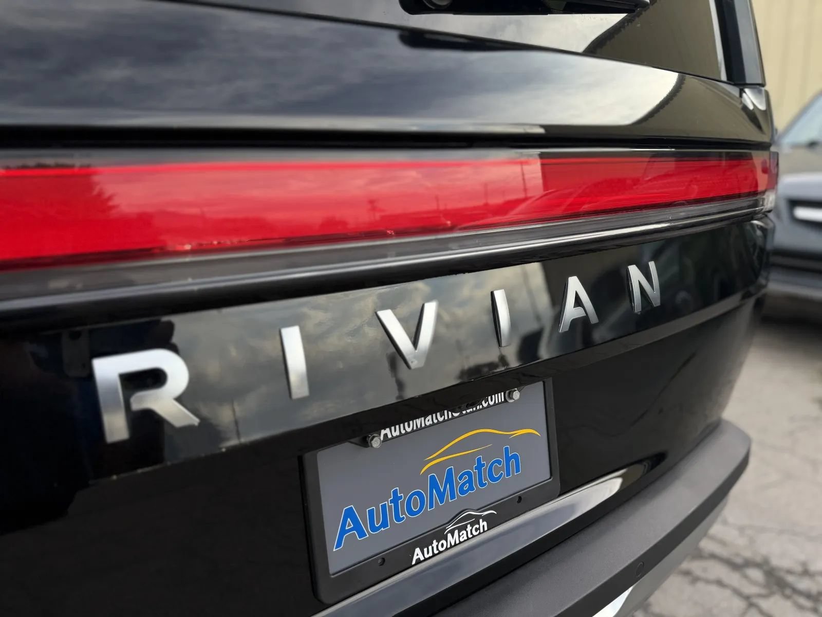 Used 2025 Rivian R1S Adventure Dual AWD/4WD image 48