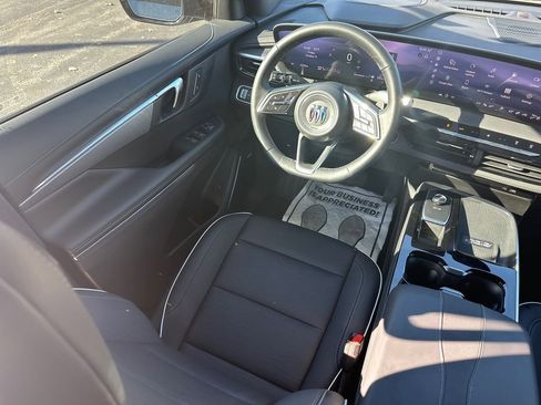 Used 2025 Buick Enclave Sport Touring image 15