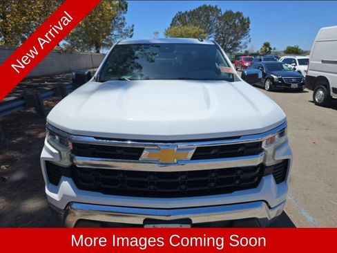 Used 2022 Chevrolet Silverado 1500 LT RWD image 2