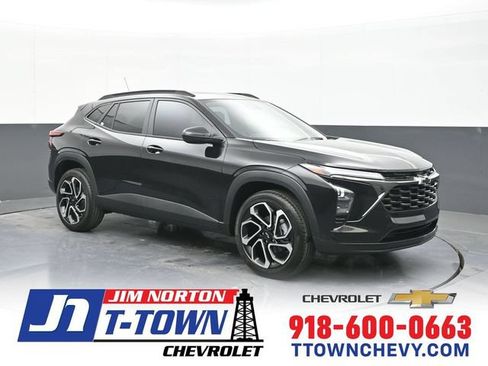 New 2026 Chevrolet Trax RS w/ Sunroof Package FWD image 1