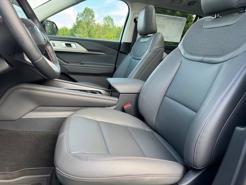 New 2026 Ford Explorer Active w/ Active Comfort Package AWD/4WD image 15