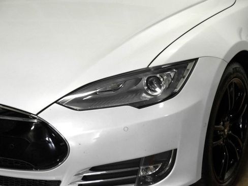 Used 2015 Tesla Model S 85D image 41