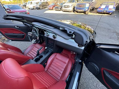 Used 2006 Ford Mustang GT image 18