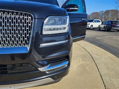 Used 2019 Lincoln Navigator L Reserve image 13