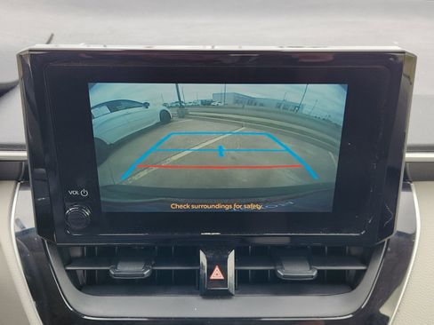 Used 2025 Toyota Corolla LE FWD image 21