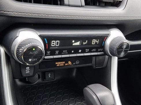 Certified 2021 Toyota RAV4 LE AWD/4WD image 15