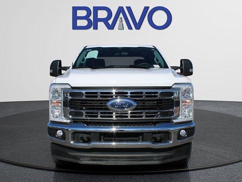 Used 2025 Ford F250 XLT image 2