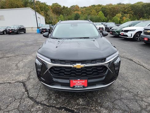 New 2026 Chevrolet Trax LT w/ Driver Confidence Package image 3