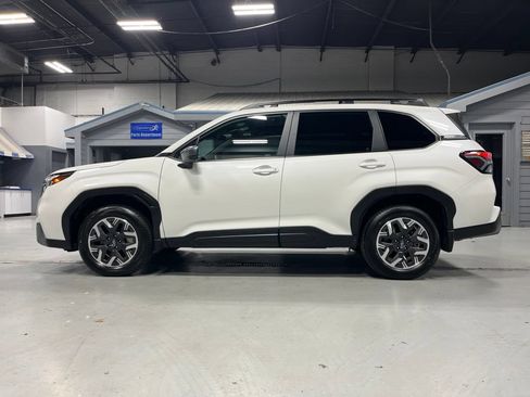 Used 2026 Subaru Forester Premium AWD/4WD image 4