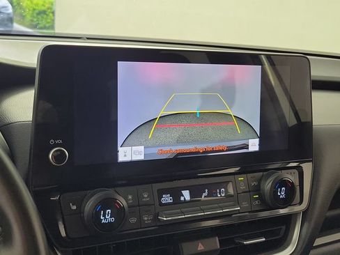 Used 2025 Toyota Grand Highlander AWD image 30