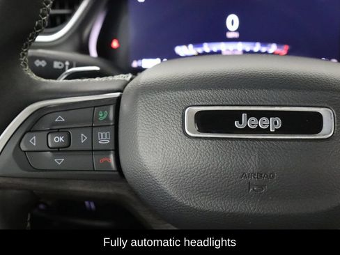 Used 2024 Jeep Grand Cherokee Limited AWD/4WD image 8