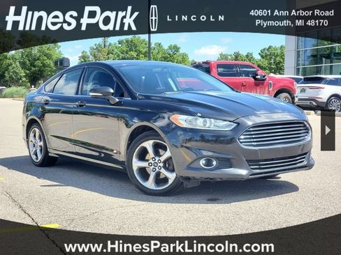 Used 2013 Ford Fusion SE FWD image 1