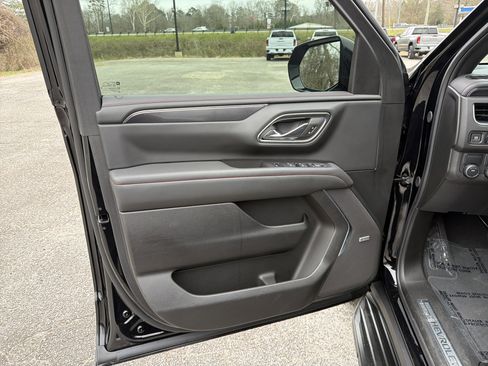 Used 2024 Chevrolet Suburban RST w/ Luxury Package image 12