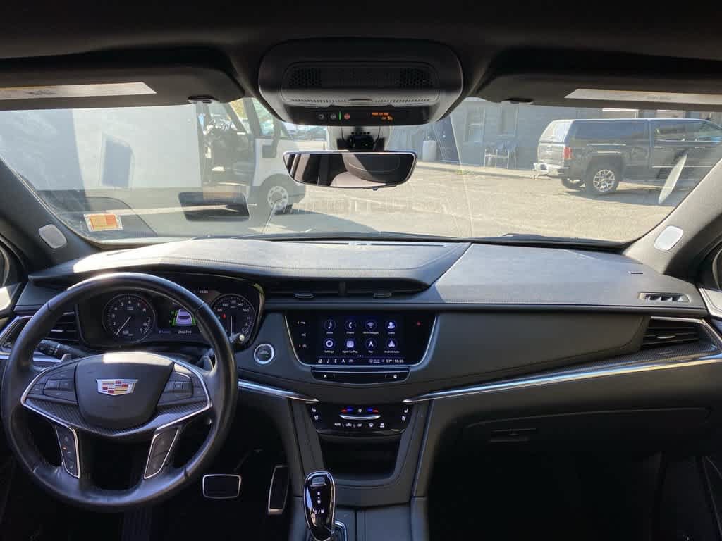 Used 2023 Cadillac XT5 Sportv w/ Technology Package AWD/4WD image 11
