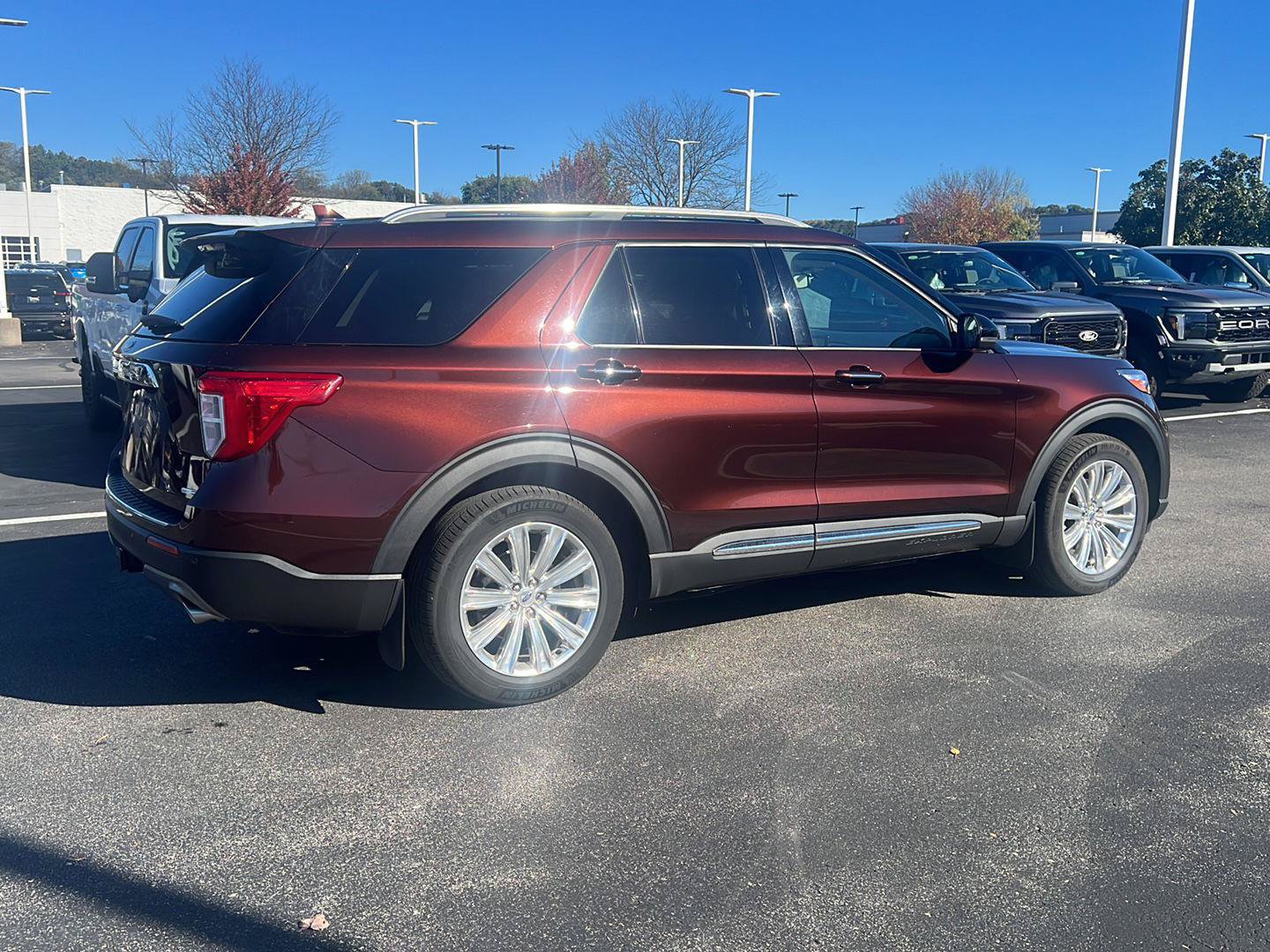 Used 2020 Ford Explorer Limited w/ Class III Trailer Tow Package AWD/4WD image 4