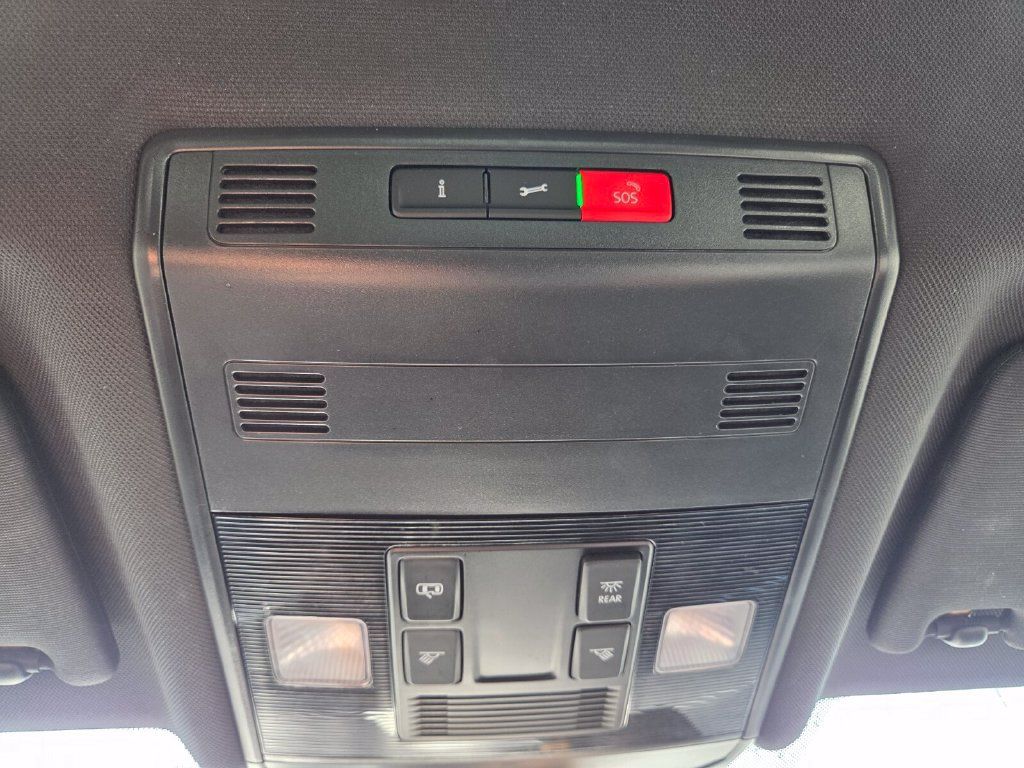 Used 2025 Volkswagen Jetta Sport FWD image 17
