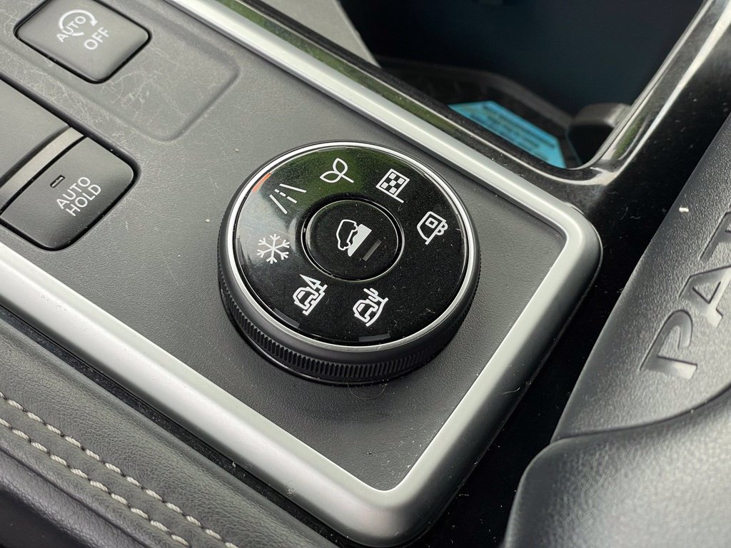 Certified 2025 Nissan Pathfinder Platinum AWD/4WD image 26