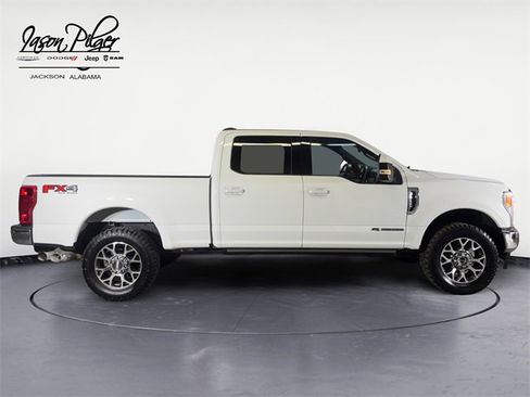 Used 2022 Ford F250 Lariat w/ Lariat Value Package image 2