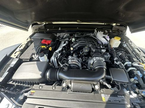 Used 2025 Jeep Gladiator Mojave AWD/4WD image 30