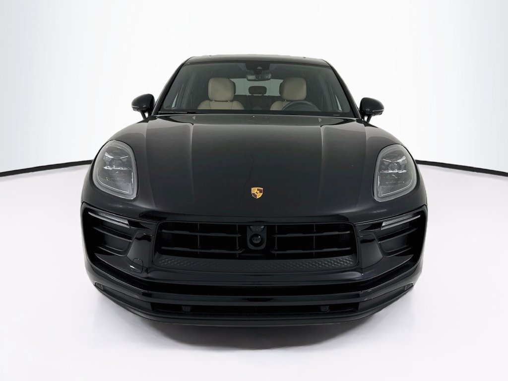 Certified 2026 Porsche Macan AWD/4WD image 6