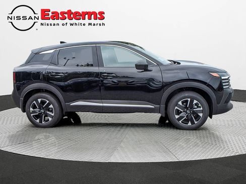 Used 2025 Nissan Kicks SV AWD/4WD image 9