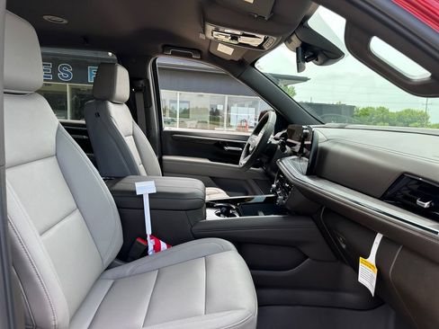 New 2026 Chevrolet Suburban LT w/ Comfort Package AWD/4WD image 41