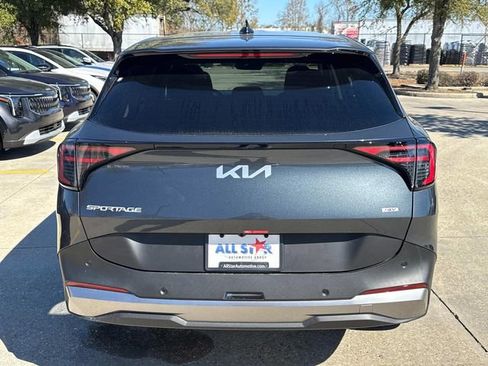 New 2026 Kia Sportage LX image 7