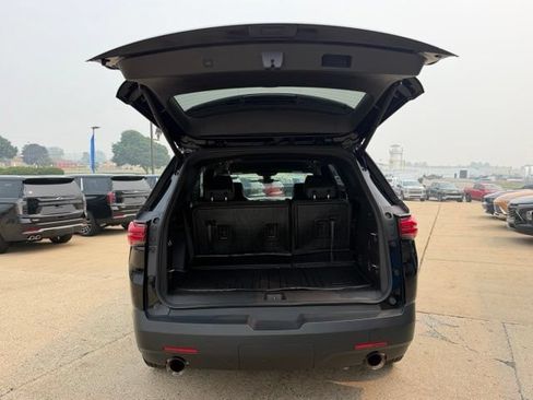 Used 2023 Chevrolet Traverse RS w/ LPO, Floor Liner Package AWD/4WD image 40