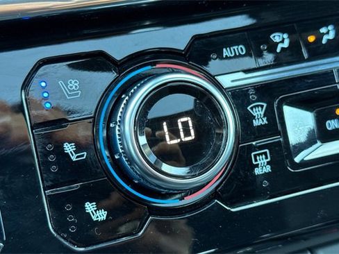 Used 2024 GMC Sierra 2500 Denali w/ Denali Reserve Package image 29