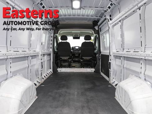 Used 2025 RAM ProMaster 2500 w/ Convenience Group FWD image 9