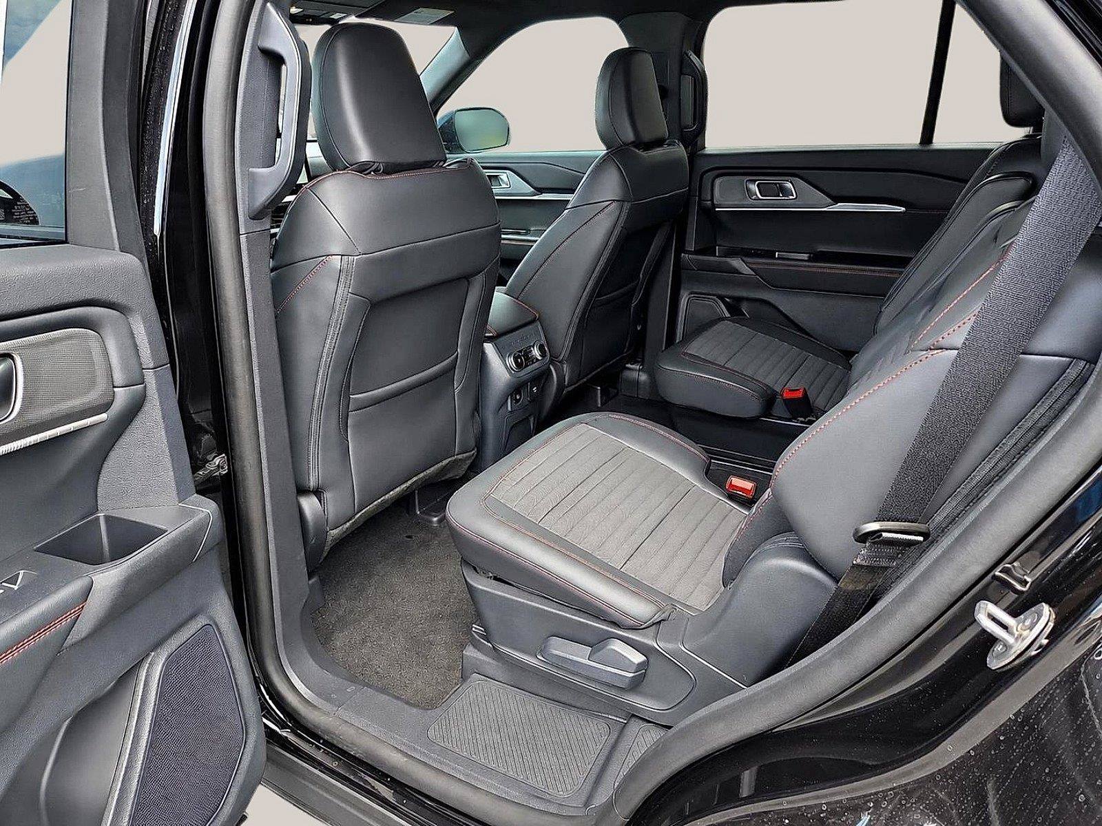 New 2026 Ford Explorer ST-Line w/ ST-Line Street Pack RWD image 13