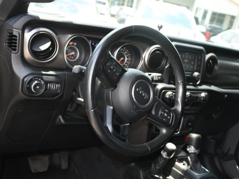 Used 2020 Jeep Wrangler Sport AWD/4WD image 8