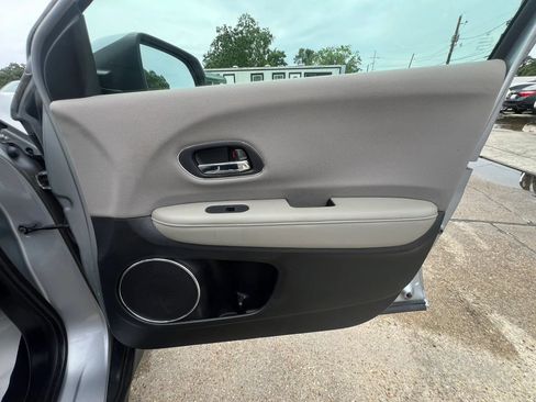 Used 2018 Honda HR-V EX image 23