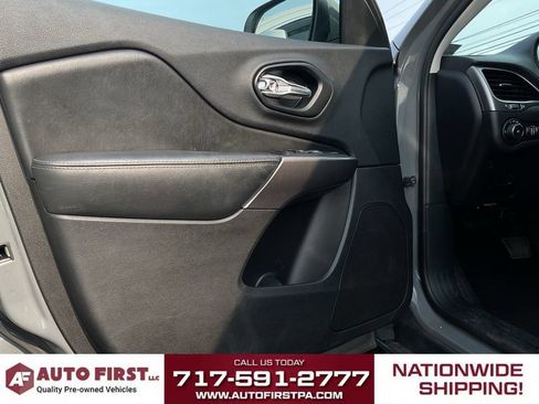 Used 2021 Jeep Cherokee Latitude Lux w/ Sun & Sound Group AWD/4WD image 5