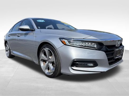 Used 2018 Honda Accord Touring image 7