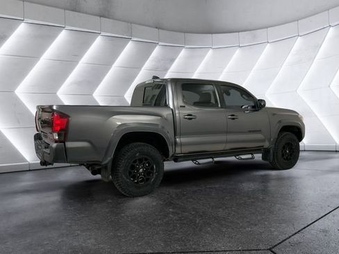 Used 2021 Toyota Tacoma SR5 RWD image 4