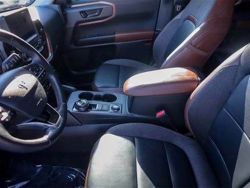 Used 2023 Ford Bronco Sport Outer Banks image 9