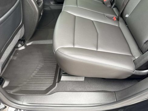Certified 2024 Cadillac XT5 Luxury w/ LPO, Floor Liner Package AWD/4WD image 27