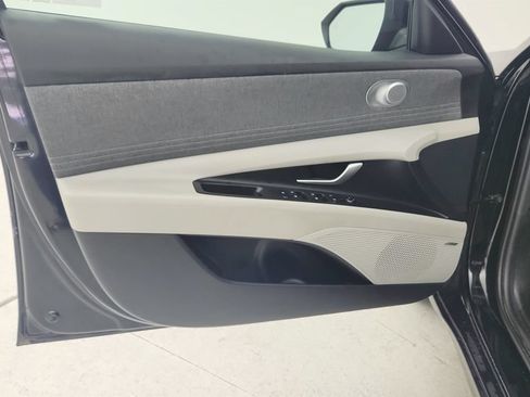 Used 2024 Hyundai Elantra Limited FWD image 25