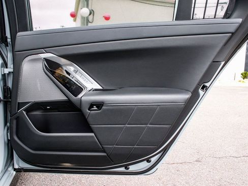 Used 2025 BMW 740i xDrive image 15