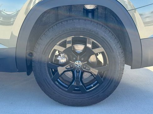 New 2026 Volkswagen Atlas Peak Edition image 10