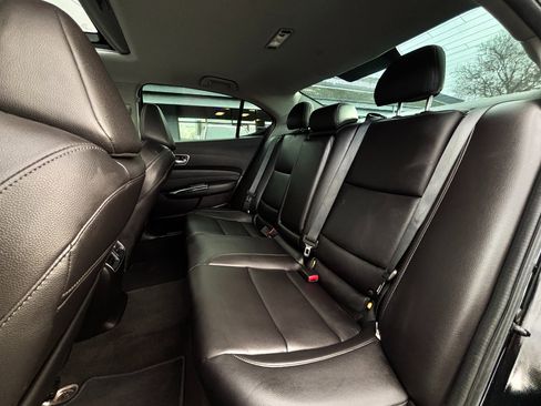 Used 2019 Acura TLX image 18