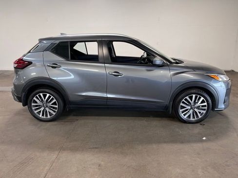 Used 2023 Nissan Kicks SV image 2