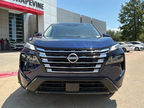 Used 2025 Nissan Rogue SV FWD image 3
