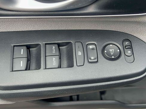 Used 2018 Honda CR-V EX image 19